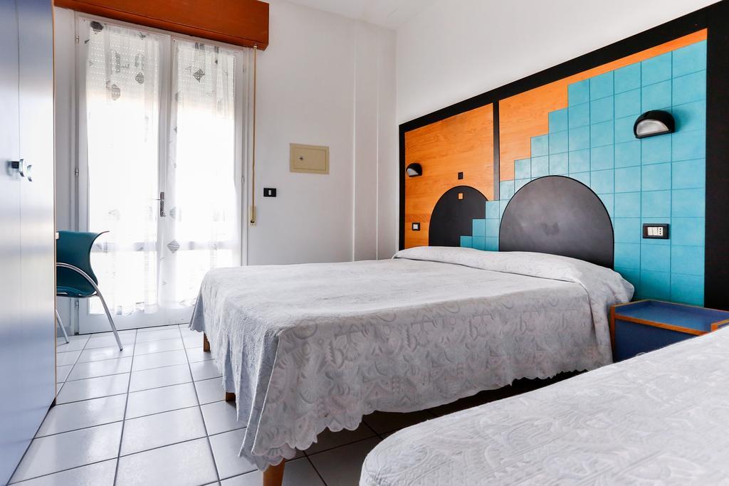 Hotel Rondinella Cesenatico Esterno foto