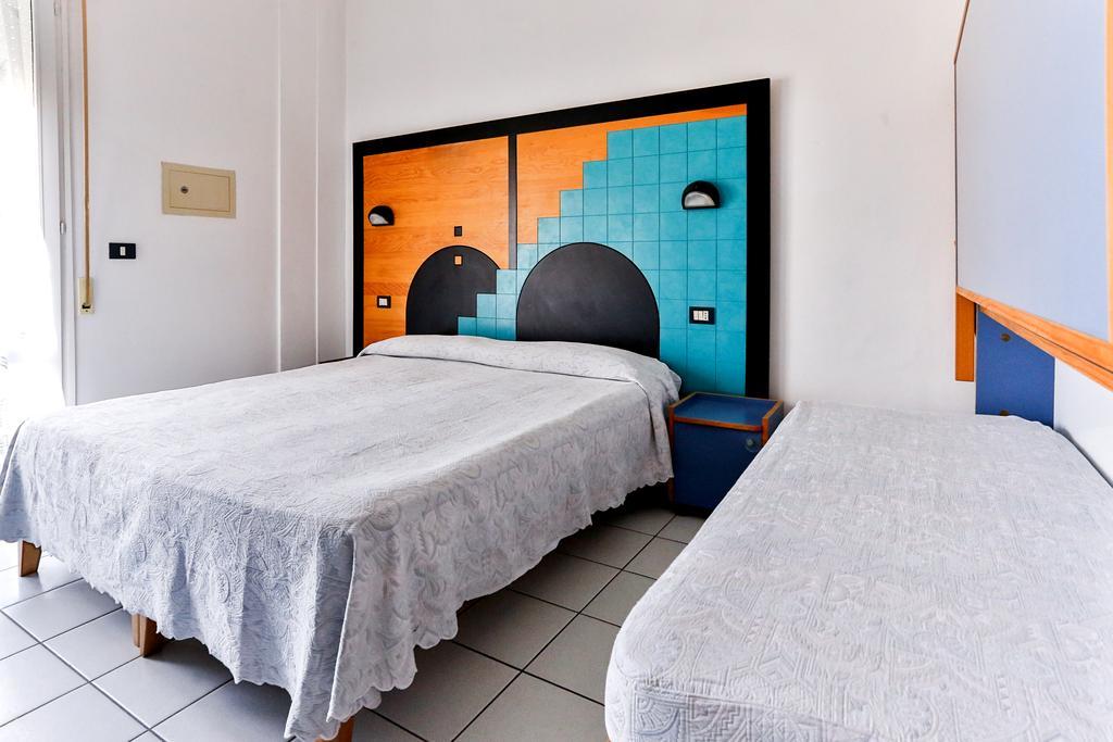 Hotel Rondinella Cesenatico Esterno foto