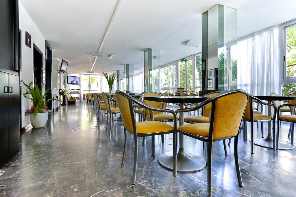 Hotel Rondinella Cesenatico Esterno foto