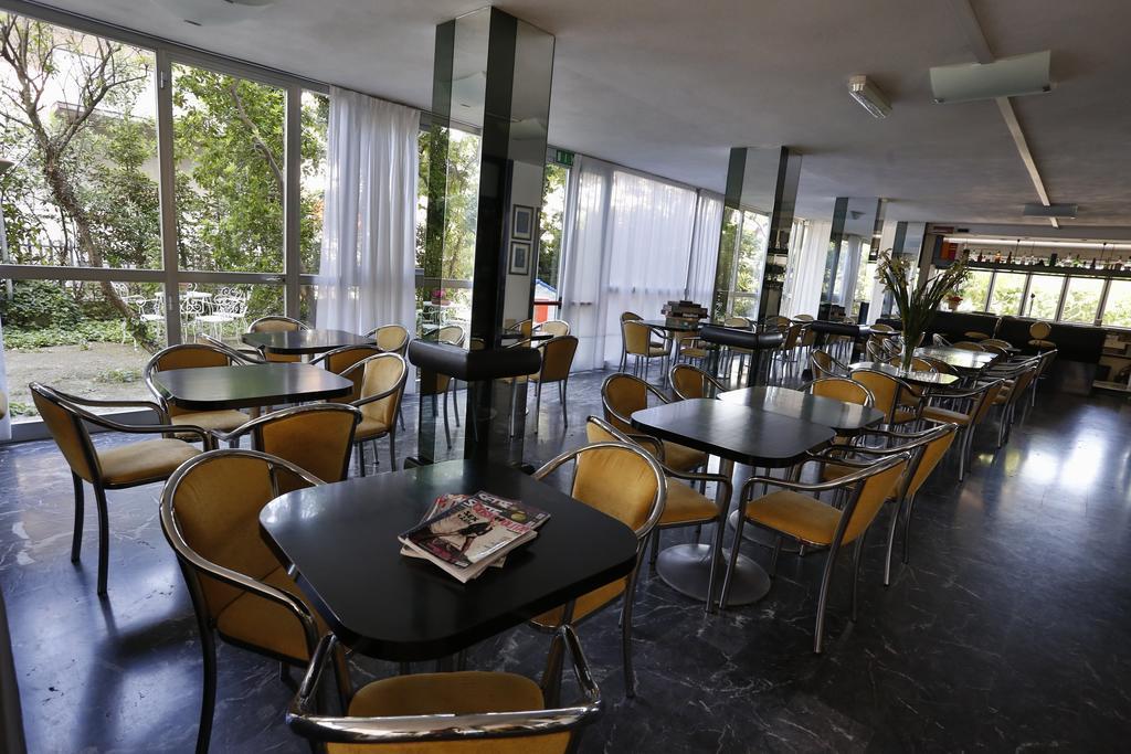 Hotel Rondinella Cesenatico Esterno foto