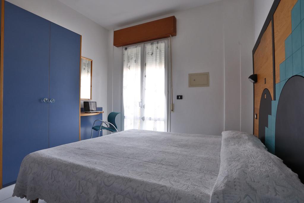 Hotel Rondinella Cesenatico Esterno foto
