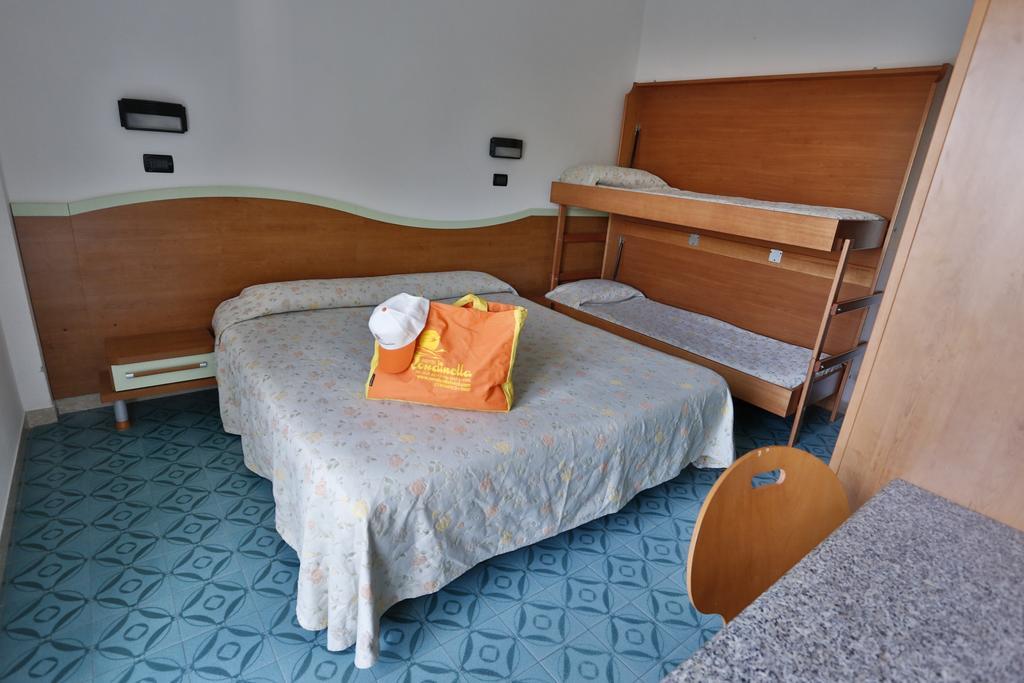 Hotel Rondinella Cesenatico Esterno foto